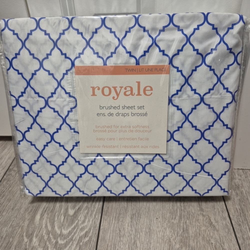 Royale White & Blue Quatrefoil Design Twin Size Sheet Sets